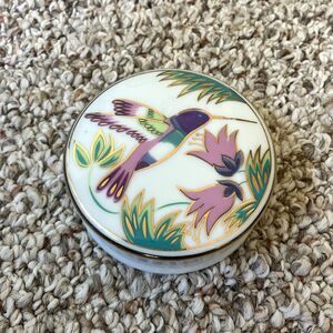 San Diego Zoo Hummingbird Floral Trinket Box Round White Colorful Purple Green